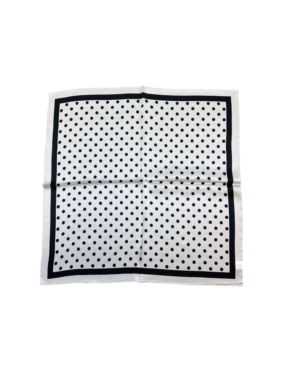 Carré de soie "Pois noir et blanc"