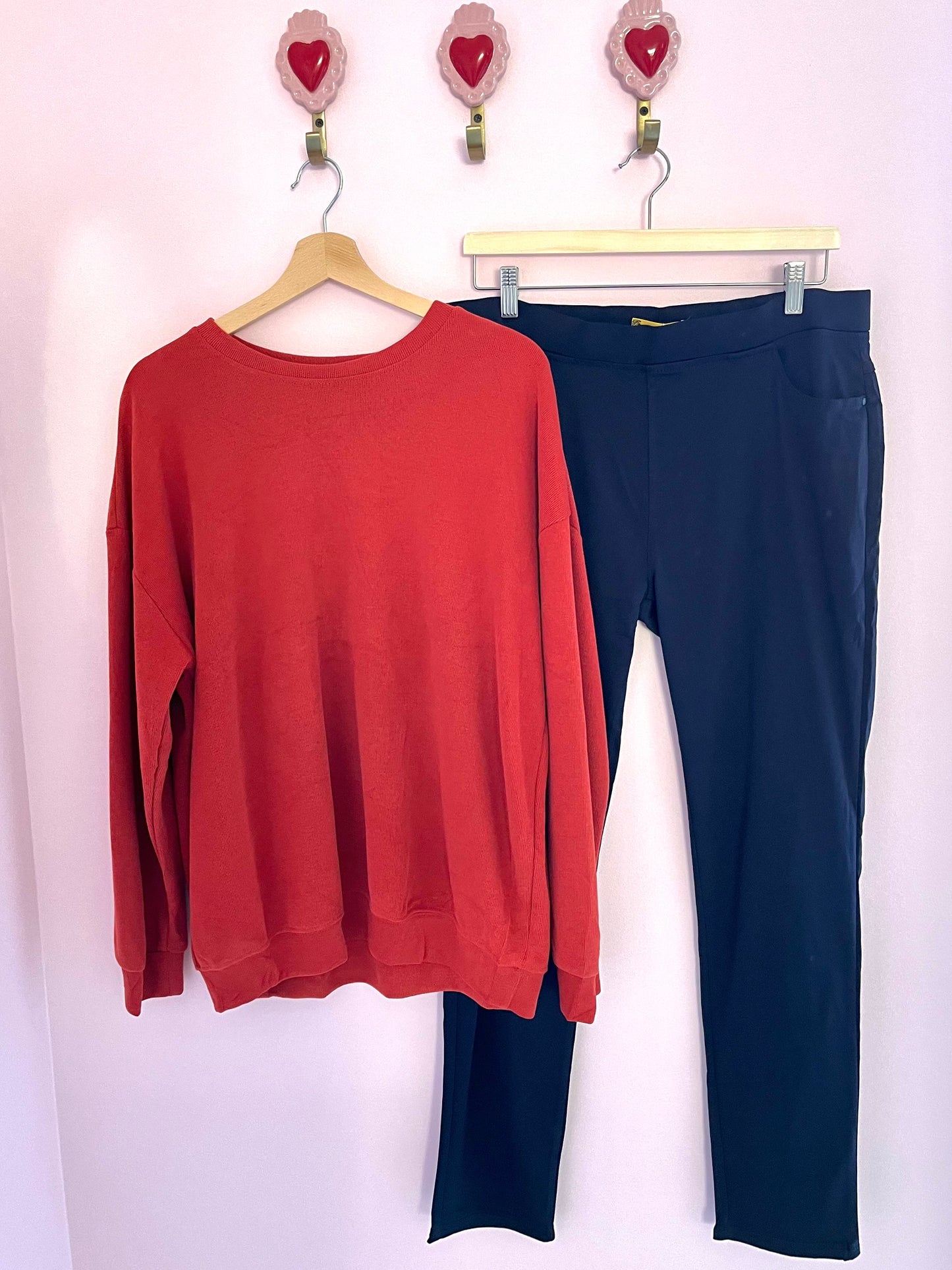 Straight leg elasticated trousers (white or navy)