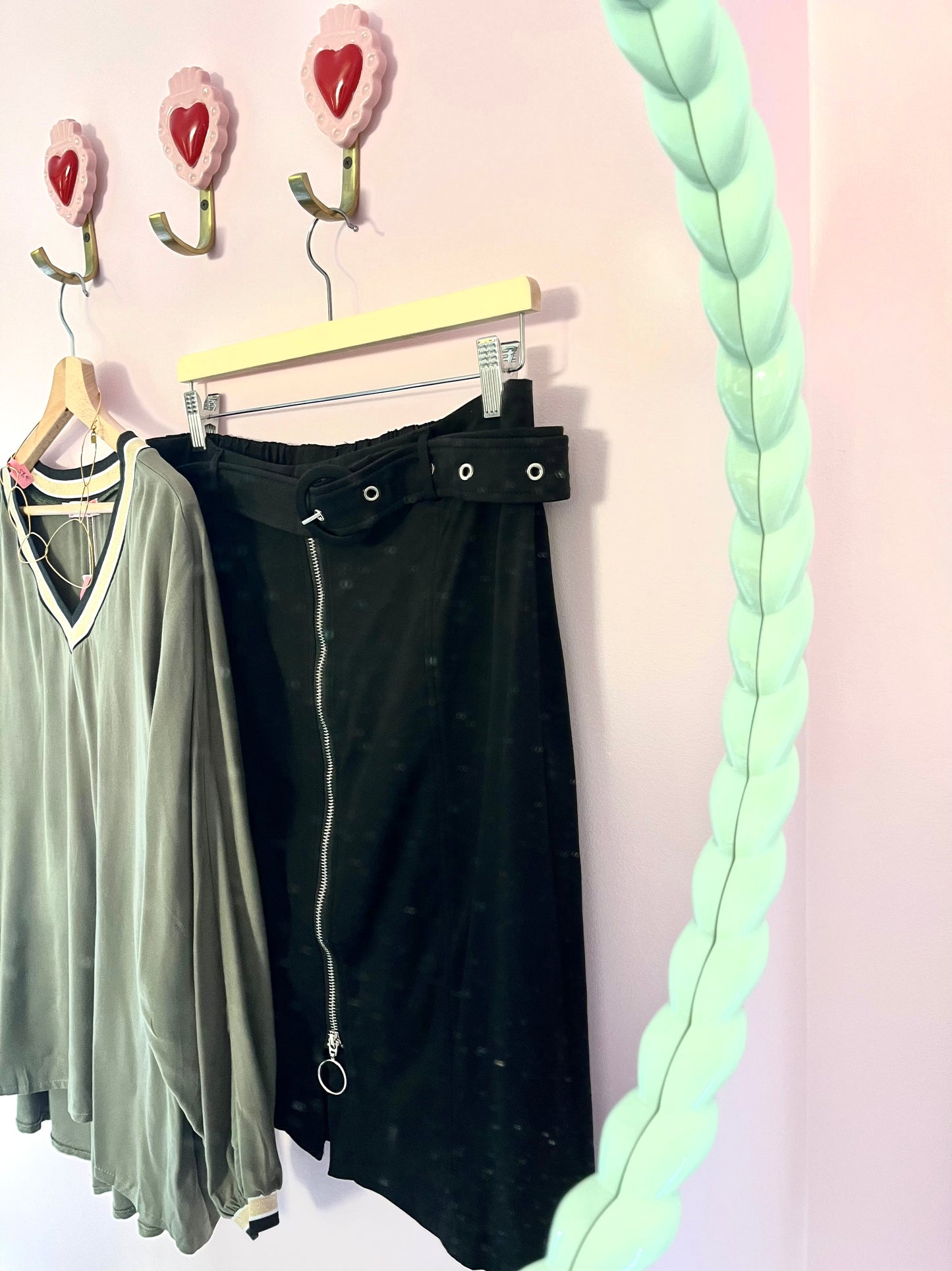 Gold collar, long sleeve top