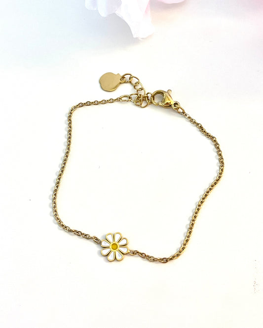 Craquez pour ce bracelet fin et élégant, aux douces notes printannières.
S'adapte à toutes les largeurs de poignets, grâce à sa chaine réglable.
Jolie Cherry, une boutique pour toutes et pour toutes les tailles!