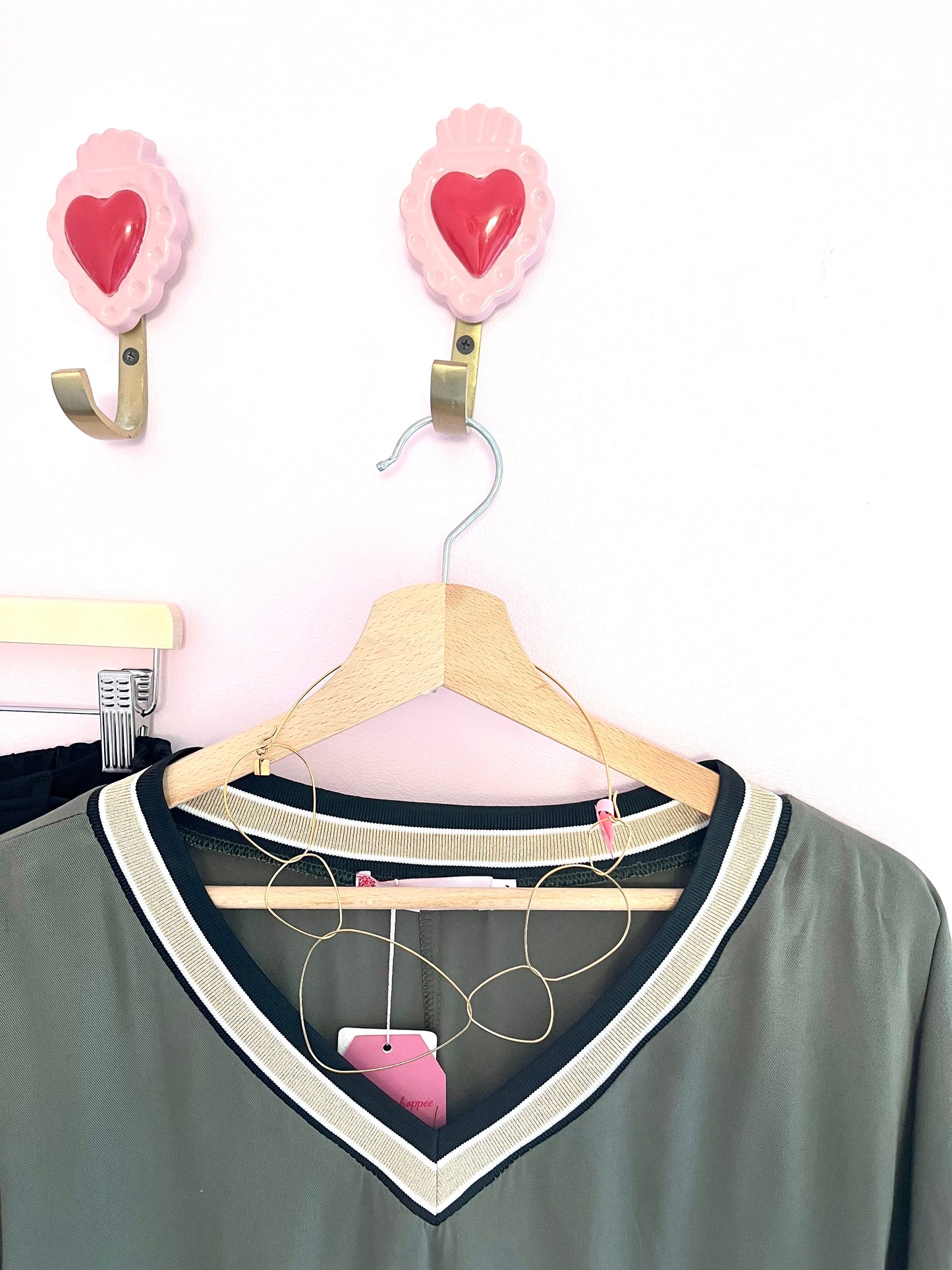 Gold collar, long sleeve top