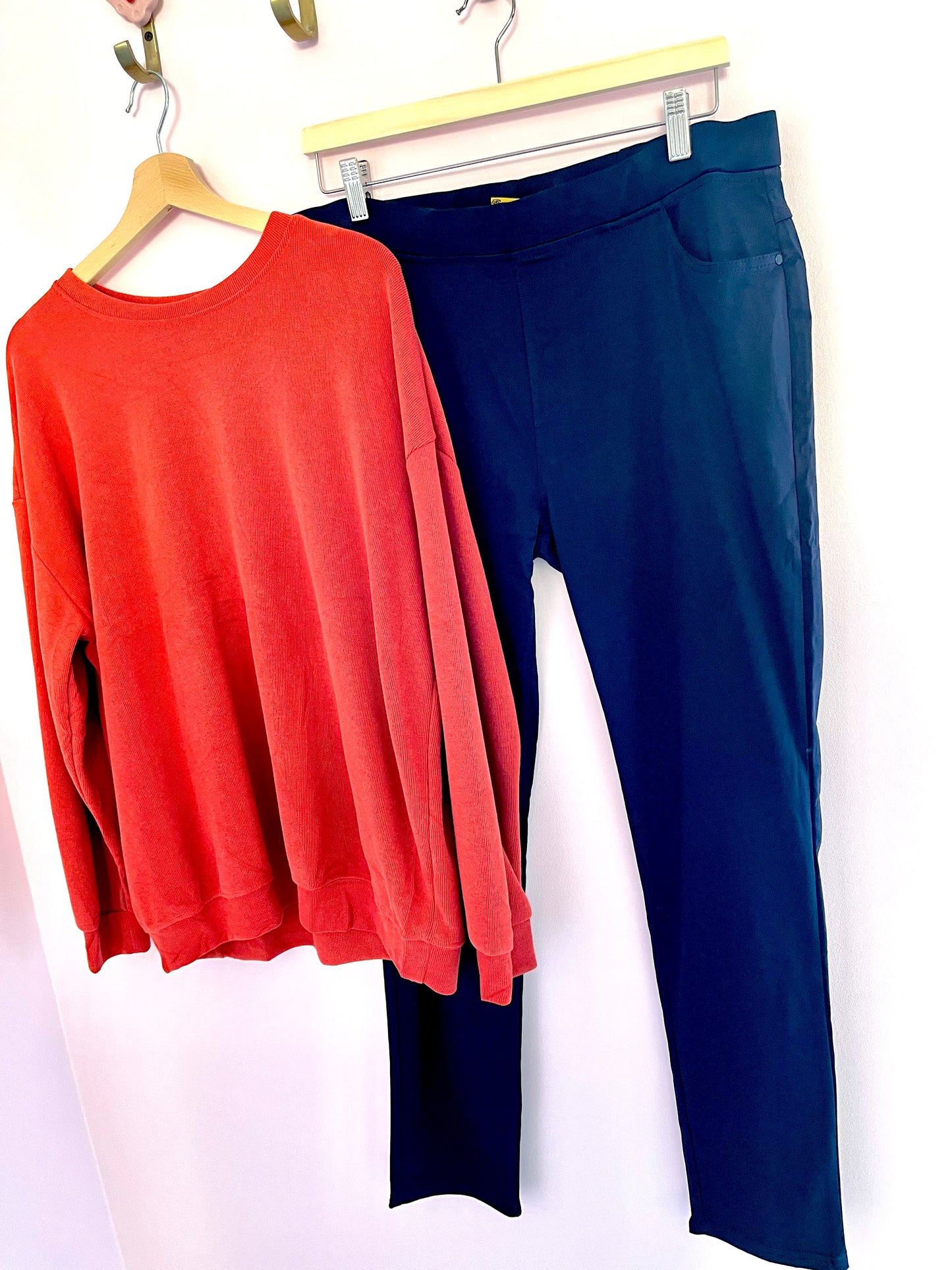 Straight leg elasticated trousers (navy or white)