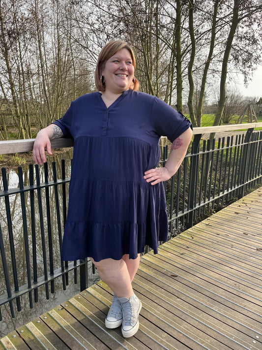 Flowy navy dress