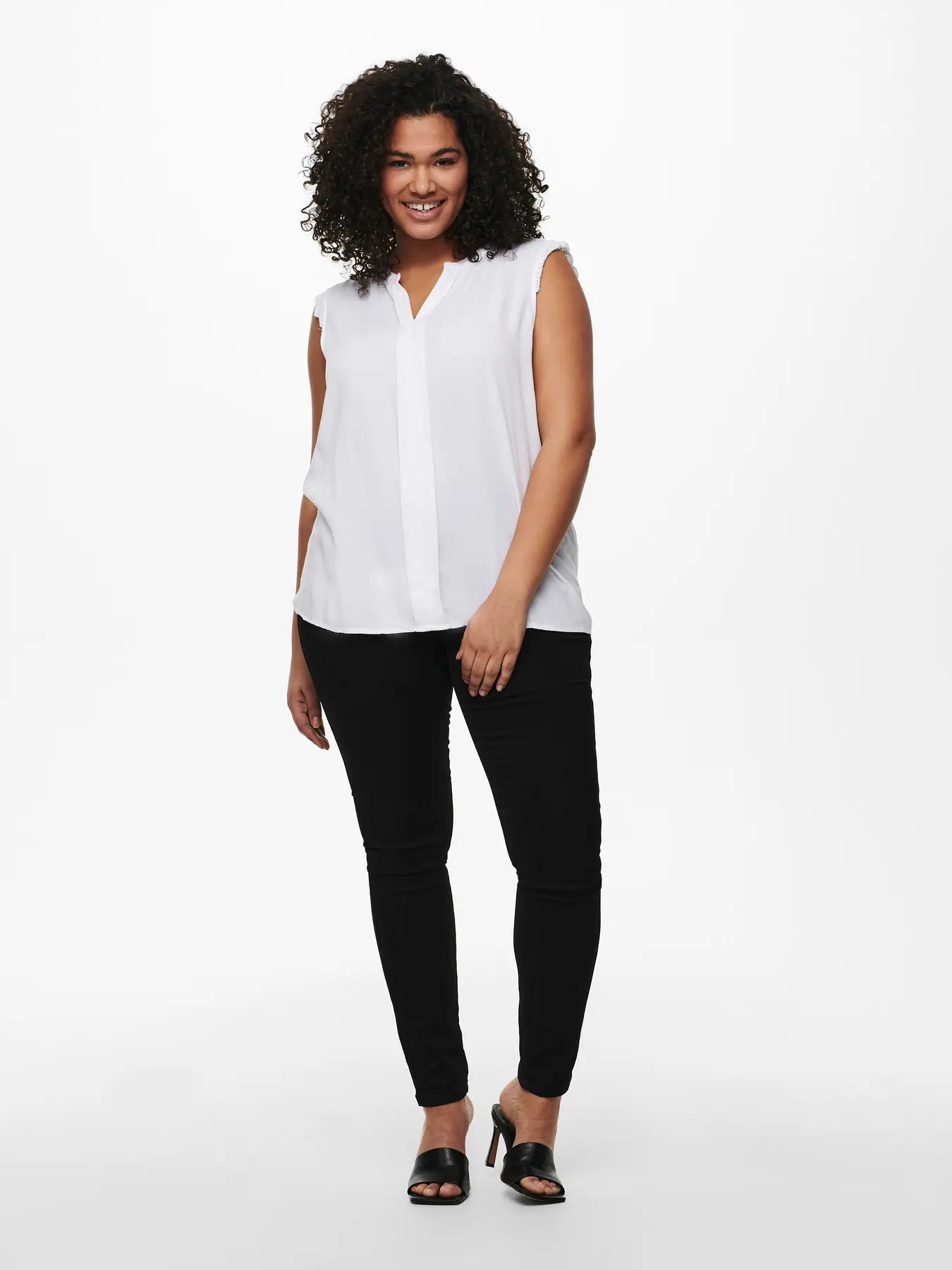 Blouse blanche sans manches