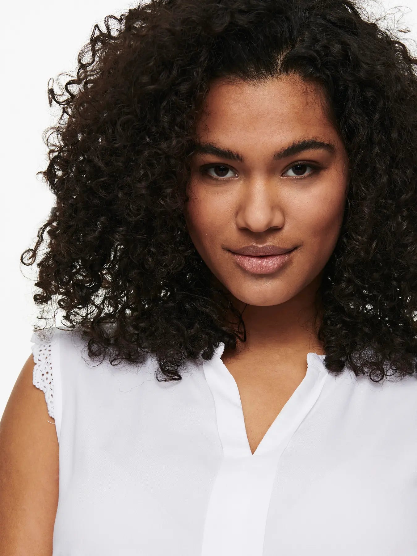 Blouse blanche sans manches