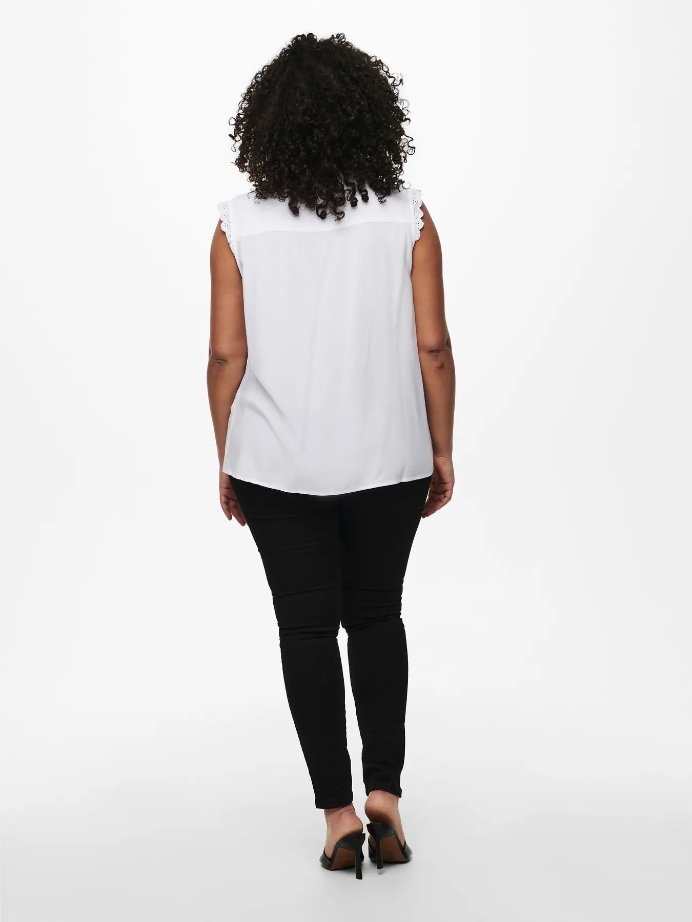 Blouse blanche sans manches
