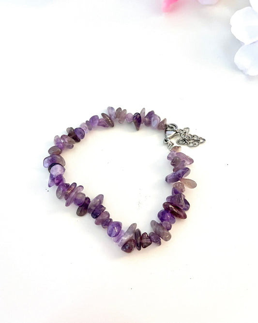 joli bracelet en améthyste adaptable à tous les poignets, même larges pierre naturelle apaisante. Bracelet pas cher