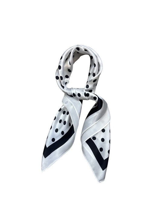 Carré de soie "Pois noir et blanc"